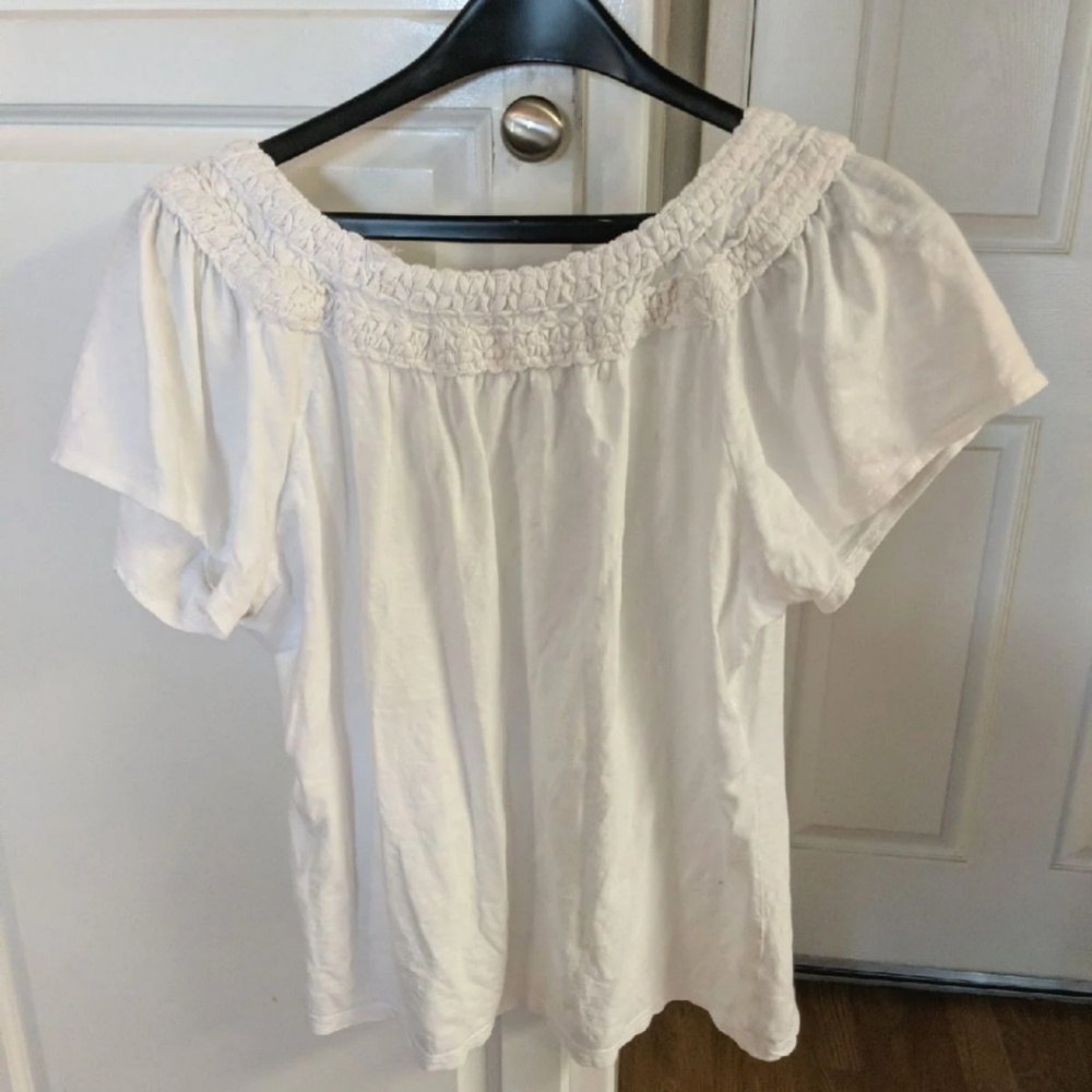 Women's Top - Picture 2 of 3
